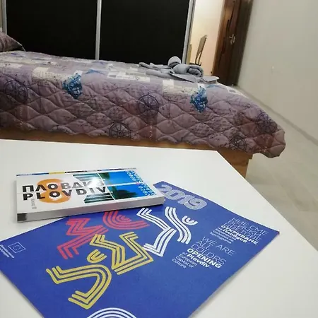 Studio Flat For Upto 3 People *