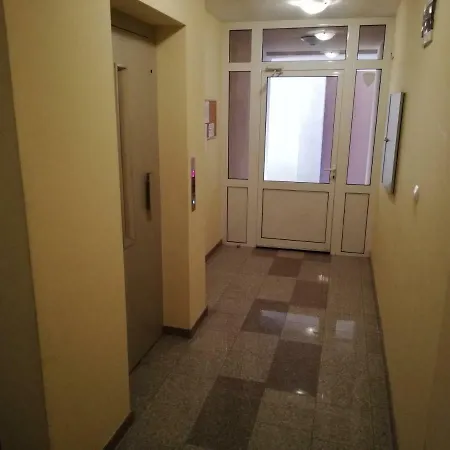 Studio Flat For Upto 3 People