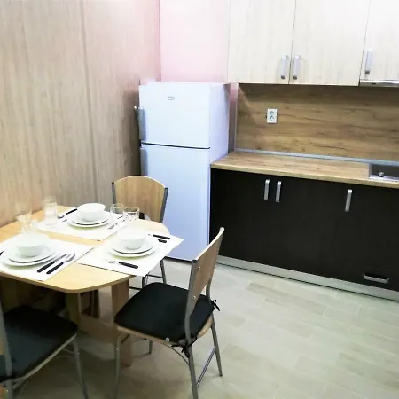Studio Flat For Upto 3 People *